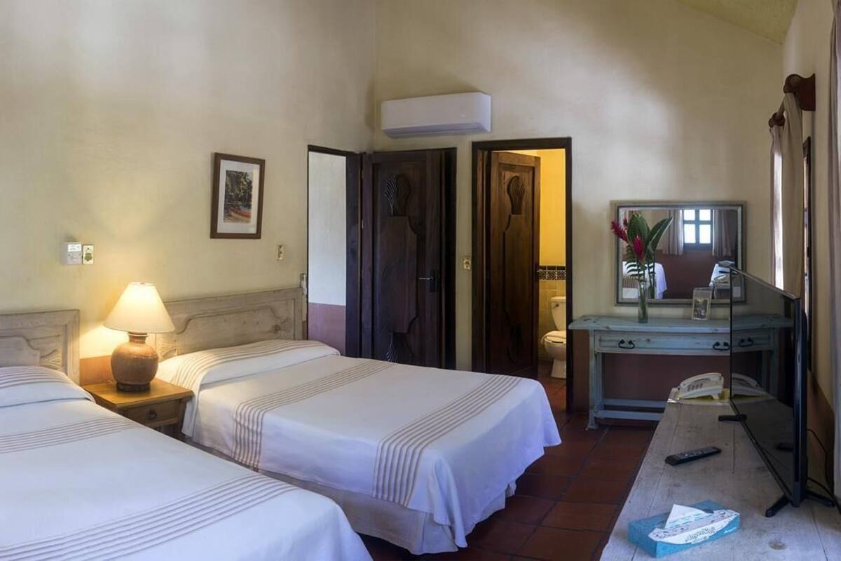 Minibar, in-room safe, iron/ironing board, free WiFi