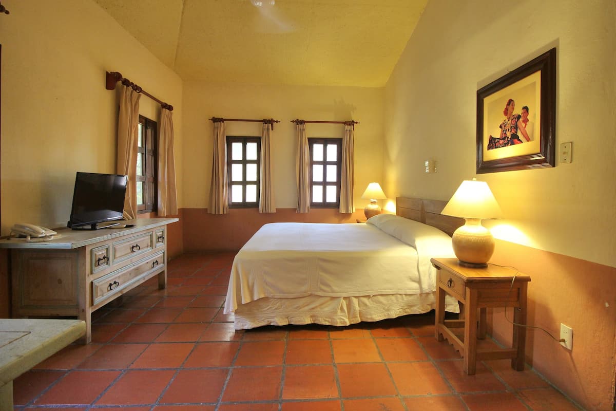 1 bedroom, minibar, in-room safe, iron/ironing board