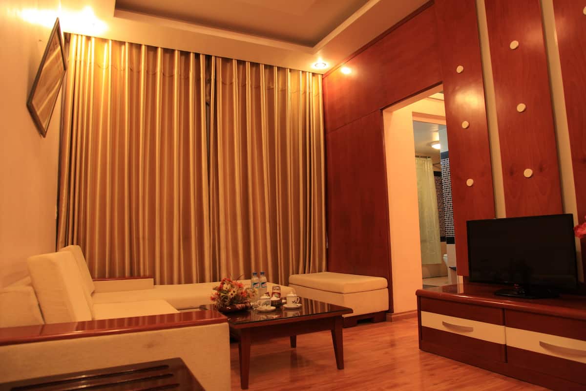 Suite | Minibar, escritorio, cortinas blackout y insonorización