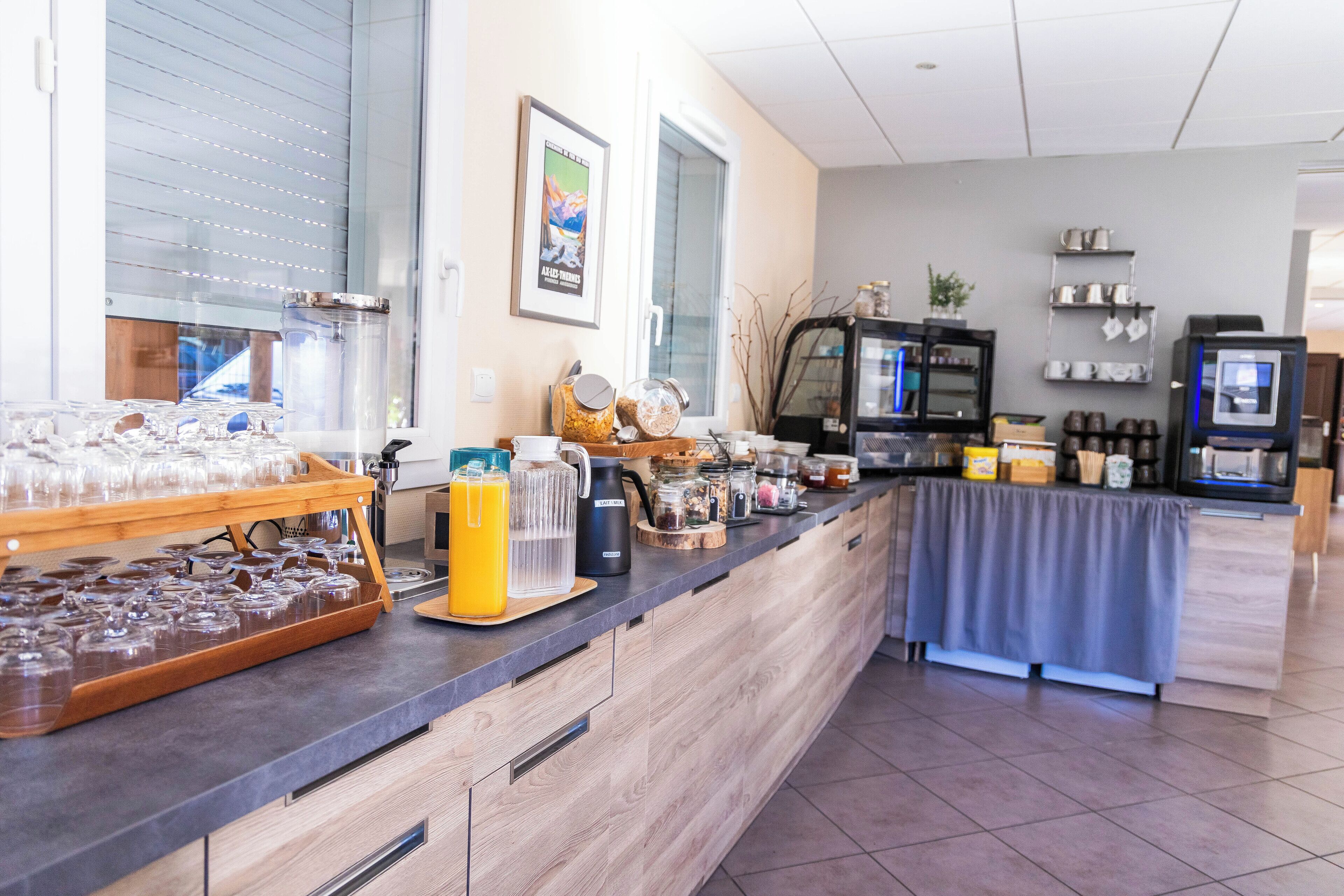 Daily buffet breakfast (EUR 10 per person)