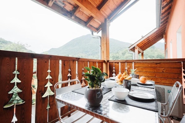 Basic Apartment | Terrace/patio