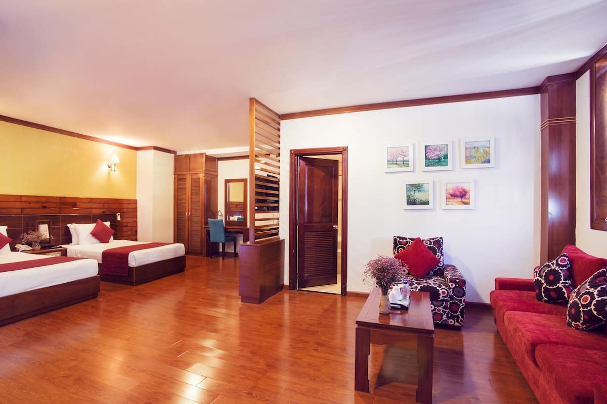 Suíte, 2 camas de solteiro | Roupas de cama premium, frigobar, cofres nos quartos, escrivaninha
