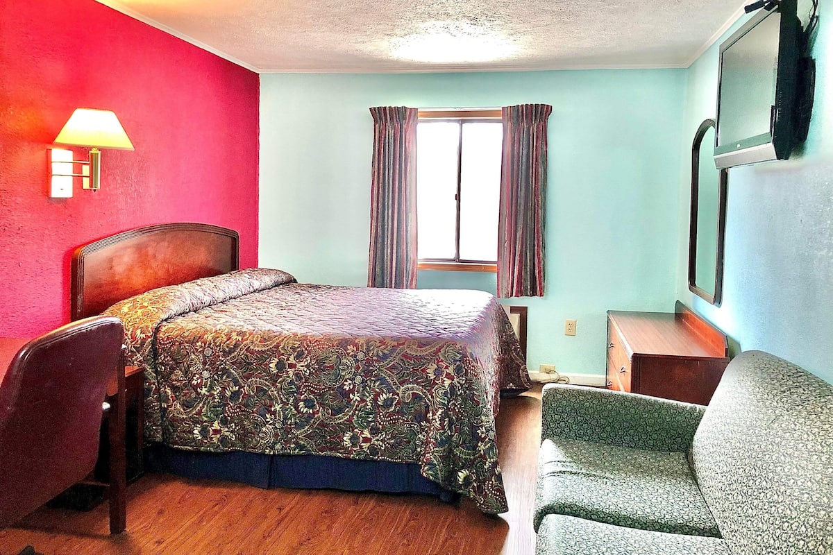 Chambre Standard, 1 trĂšs grand lit, non-fumeur | Ameublement unique, bureau, rideaux dâobscurcissement