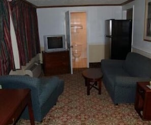 Individually furnished, desk, blackout curtains, free WiFi