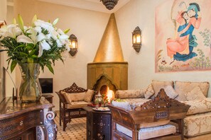 Deluxe Suite, 1 Queen Bed, Patio, Courtyard View | Living area - Demeures d'orient Riad Deluxe & Spa (Marrakech)