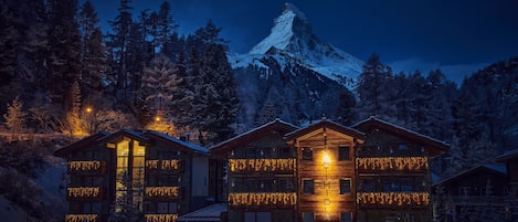 Façade de l’hébergement - soirée/nuit