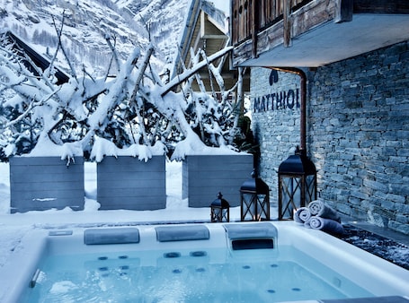 Bañera de hidromasaje exterior