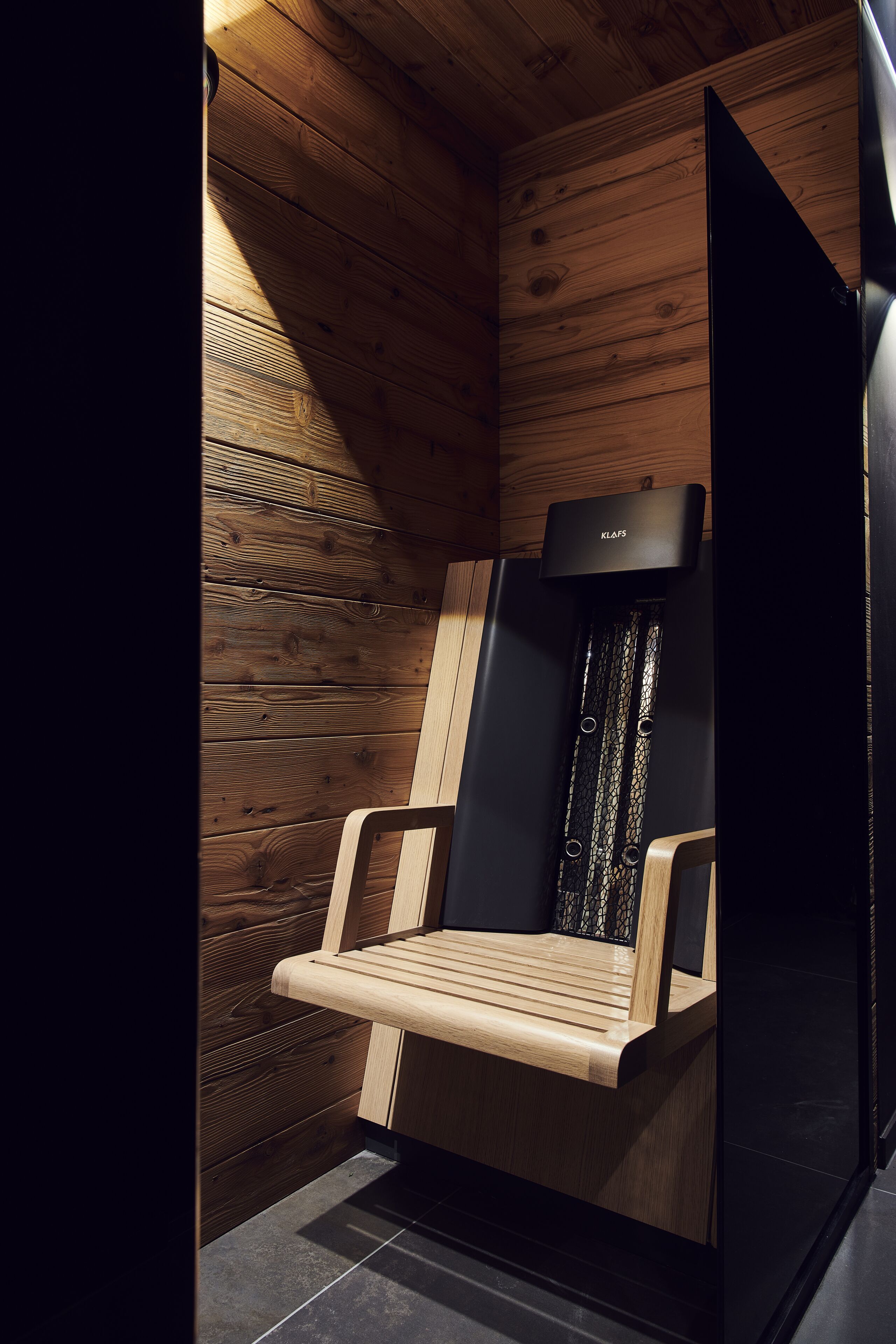 sauna, turkish bath/hammam, hot stone massages, swedish massages