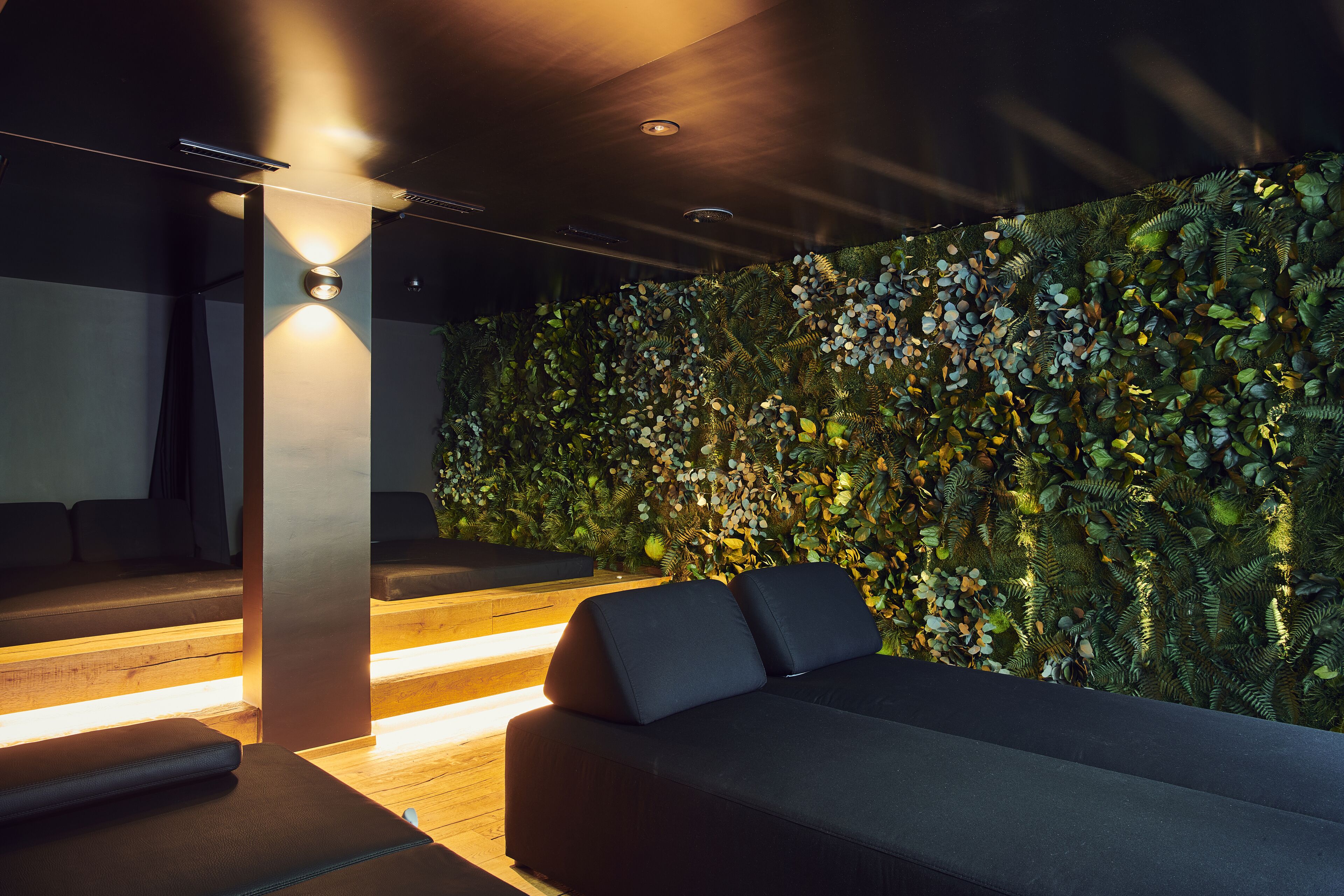 sauna, turkish bath/hammam, hot stone massages, swedish massages