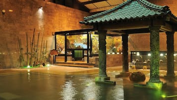 Nhà tắm công cộng