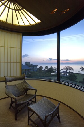 羽絨被、客房內保險箱、布置獨特、遮光布/窗簾