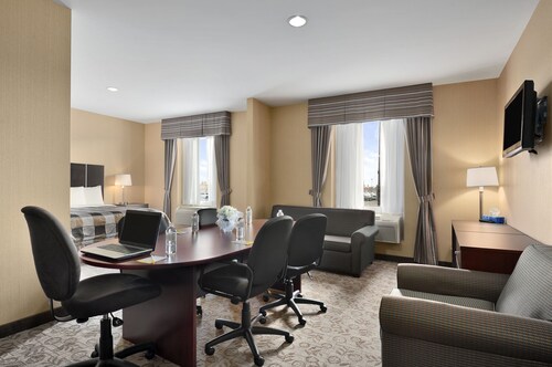 Days Inn by Wyndham Brampton