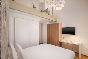 Habitació superior (Avani) | Cobrellits, minibar i caixa forta a l'habitació