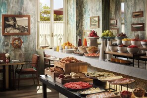 Daily buffet breakfast for a fee - Avani Palazzo Moscova Milan Hotel (Milan)