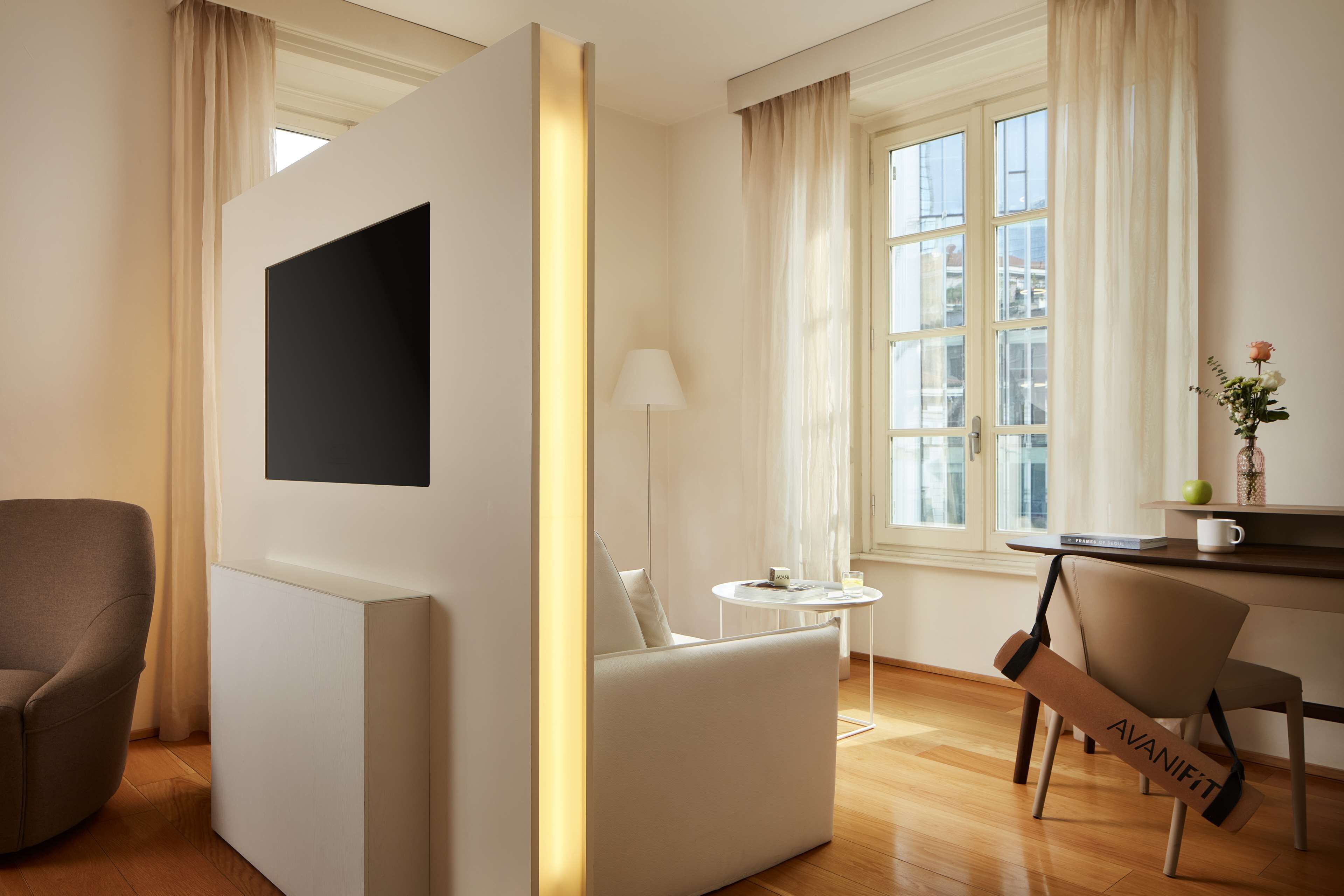 junior suite (avani) | down duvets, minibar, in-room safe, soundproofing