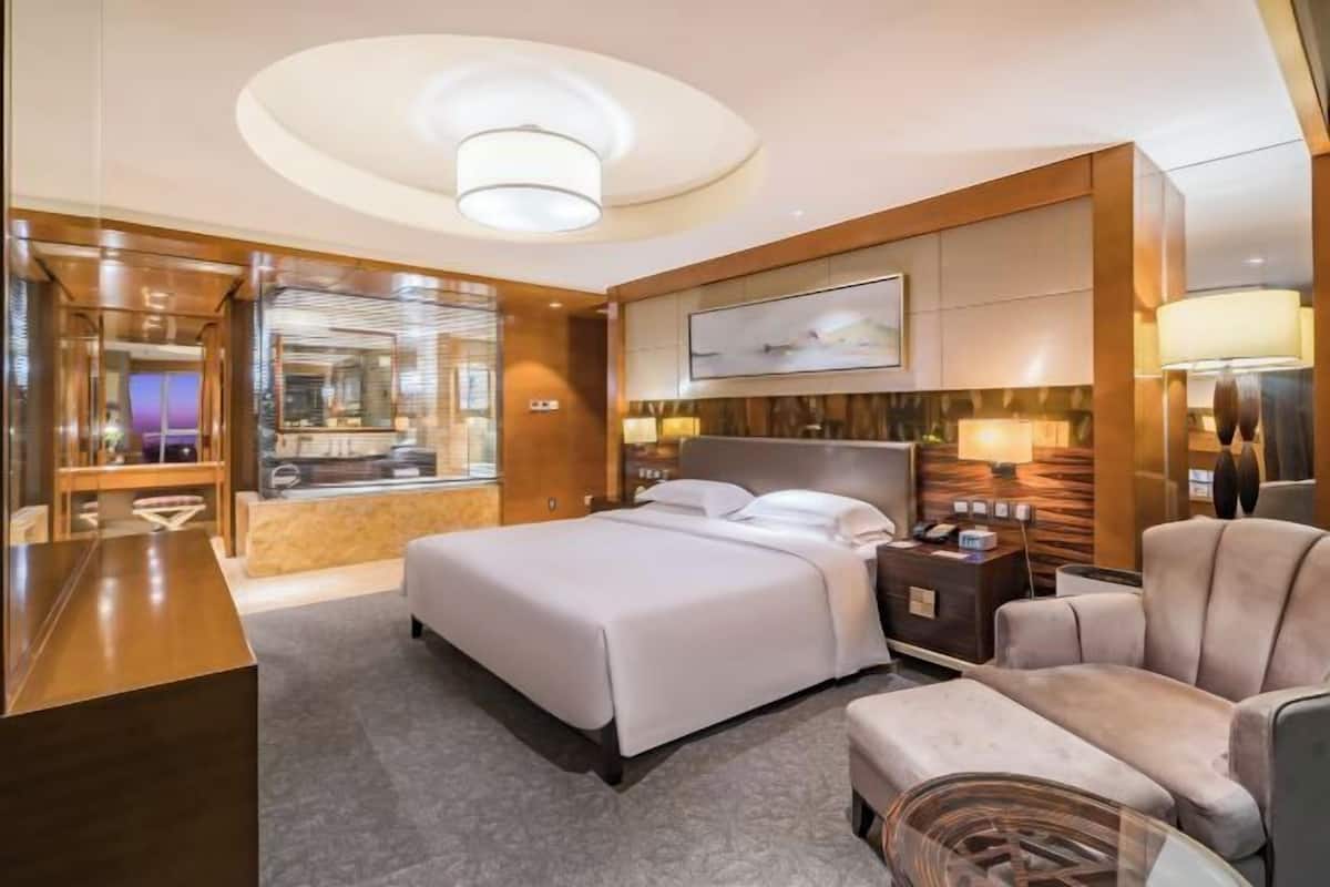 Couette en duvet d'oie, coffres-forts dans les chambres, bureau