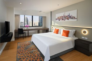 Premium bedding, Select Comfort beds, minibar, in-room safe - PARKROYAL Suites Bangkok (Bangkok)