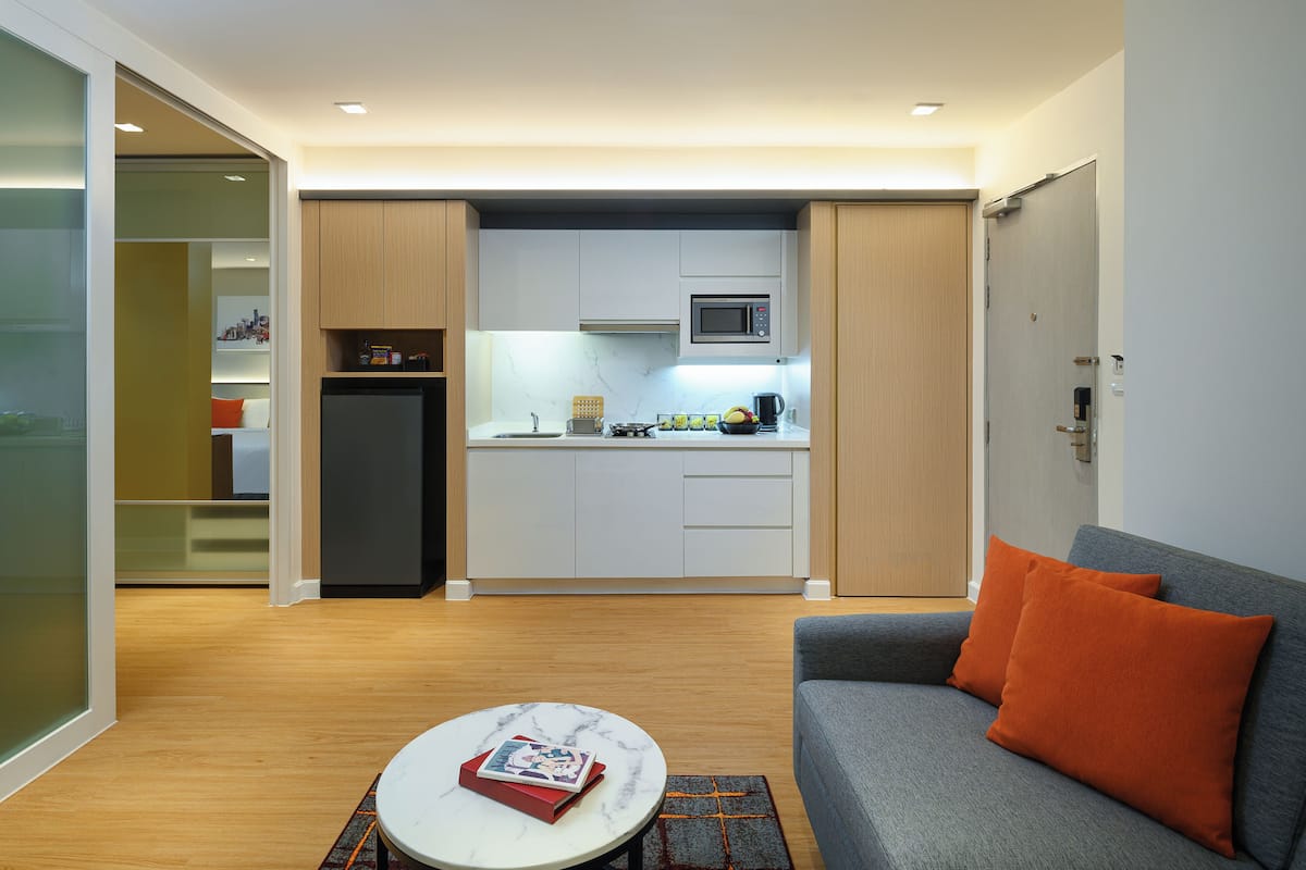 Fridge, microwave, stovetop, electric kettle