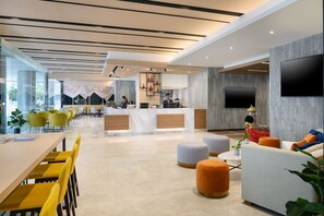 Lobby - PARKROYAL Suites Bangkok (Bangkok)