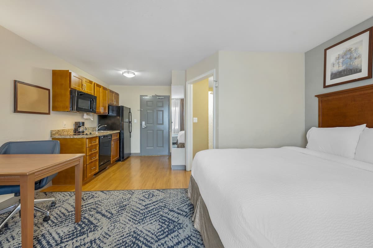 In-room safe, desk, laptop workspace, soundproofing
