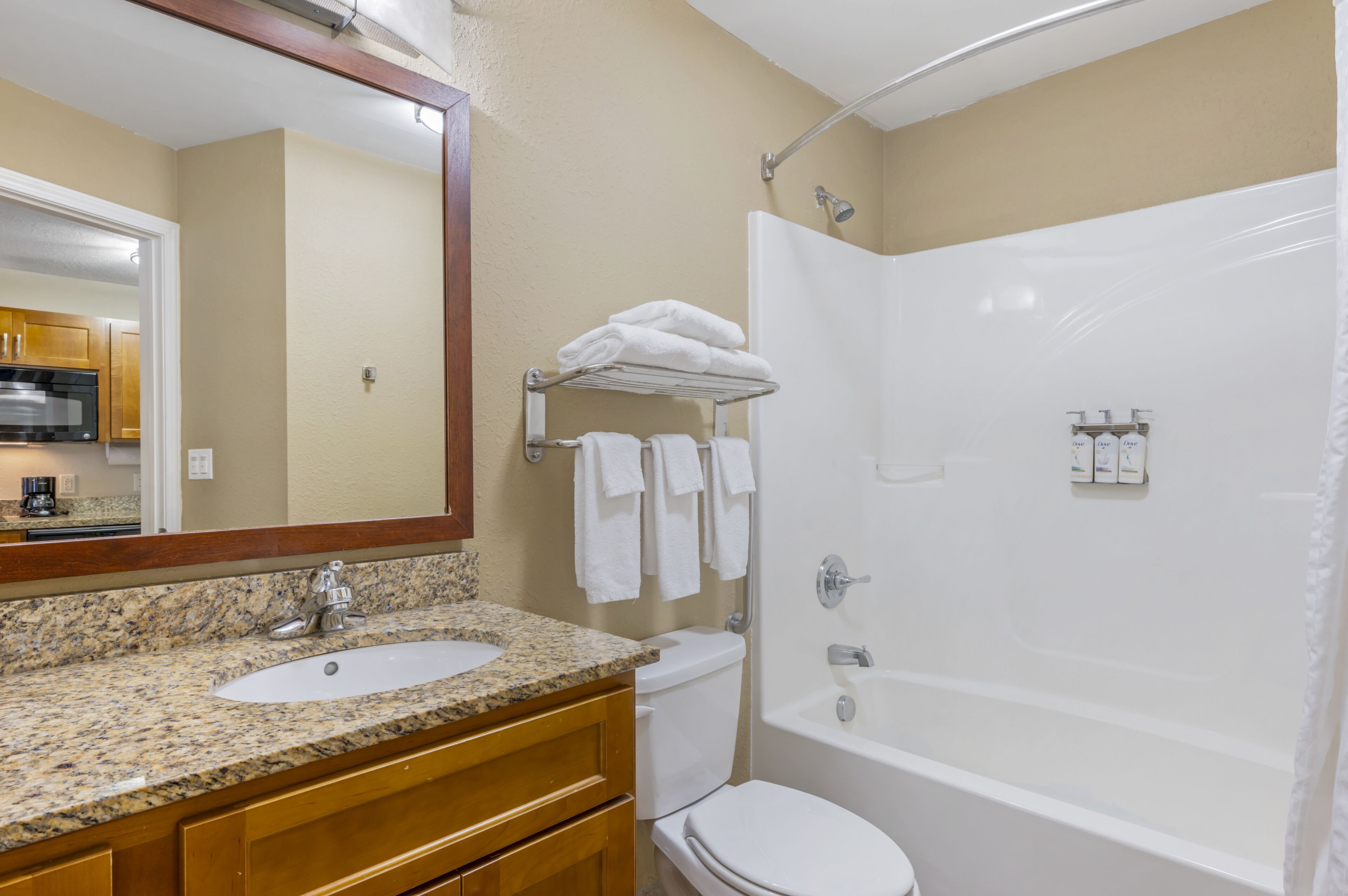 studio suite, 1 king bed, kitchen | bathroom | shower, hair dryer, towels