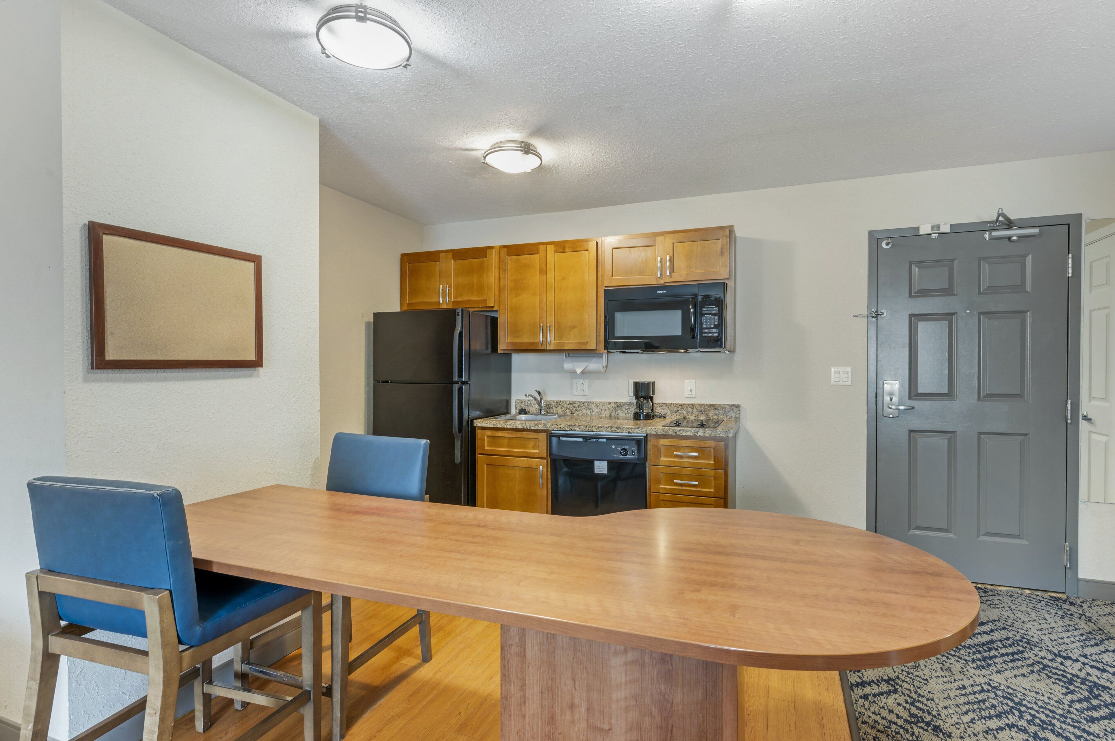 suite, 1 bedroom | in-room safe, desk, laptop workspace, soundproofing