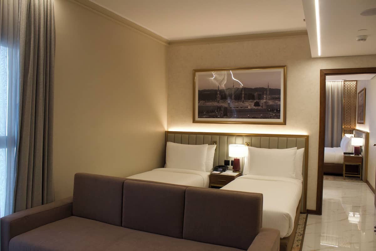 Suite estudio clásica | 1 habitación, caja de seguridad en la habitación y escritorio