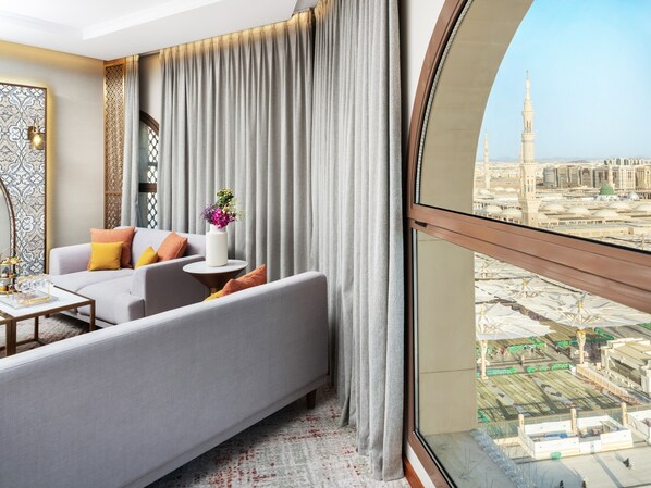 Al Raihan Suite | In-room safe, desk, soundproofing, iron/ironing board - Elaf Taiba Hotel (Madinah)