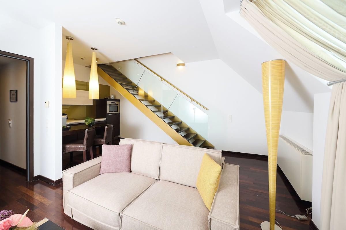 Duplex | Living area | 35-inch flat-screen TV with satellite channels, TV