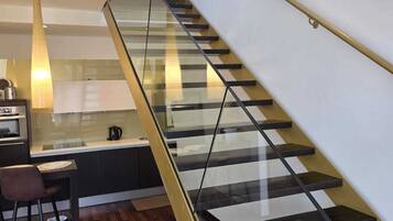 Loftsleilighet, 2 soverom (2 floors) | Eget kjøkken | Kjøleskap, mikrobølgeovn, ovn og kokeplater