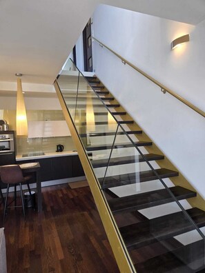 Penthouse, 2 habitaciones (2 floors) | Cocina privada | Refrigerador con congelador, microondas, horno y parrilla de estufa 