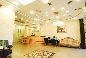 Lobby - Ambassador Saigon Hotel (Ho Chi Minh City)