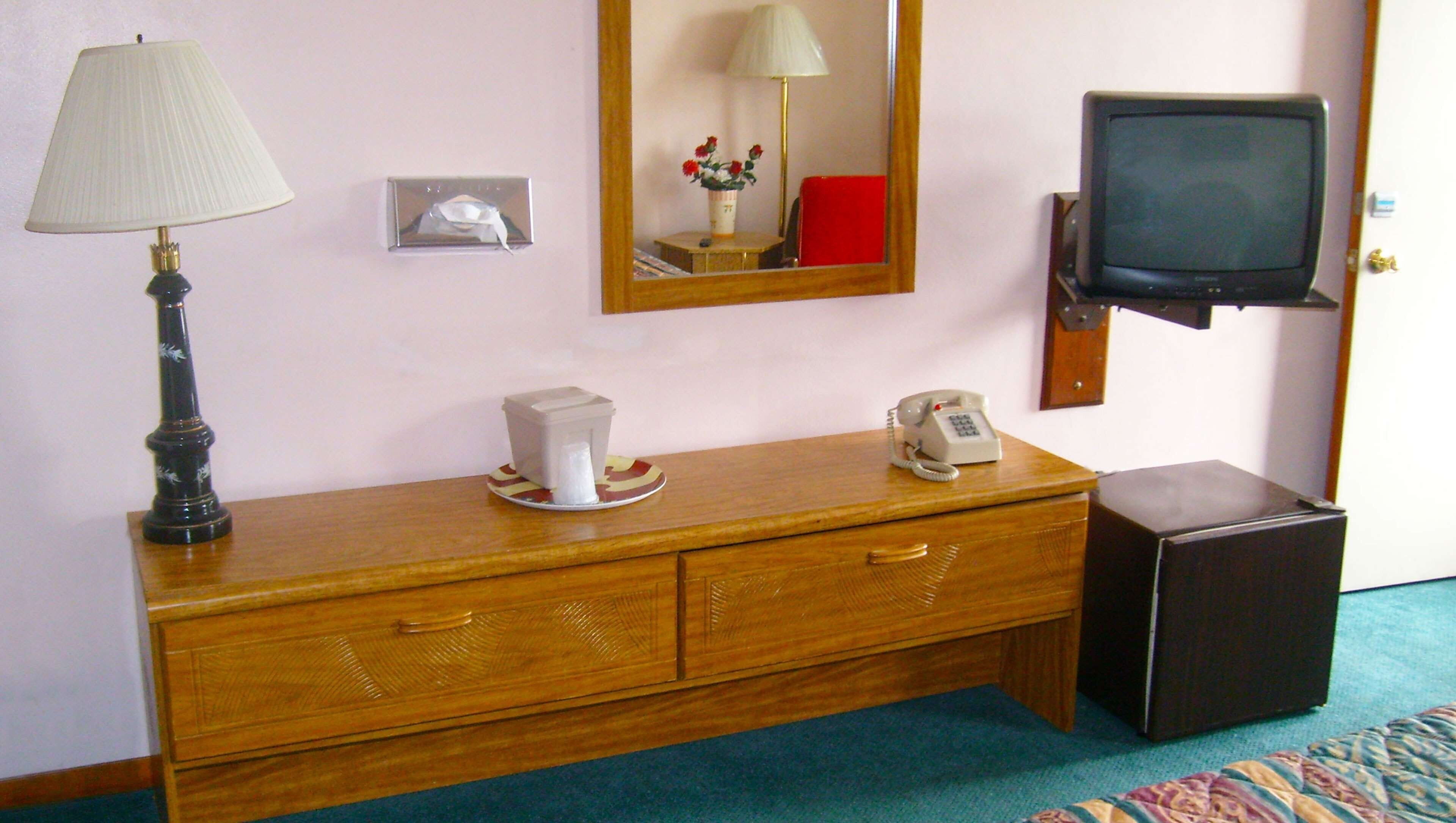 Room, 1 Katil Ratu (Queen), Non Smoking | Wi-fi percuma, cadar katil, jam penggera 