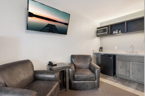 Lakeside Lodge North King