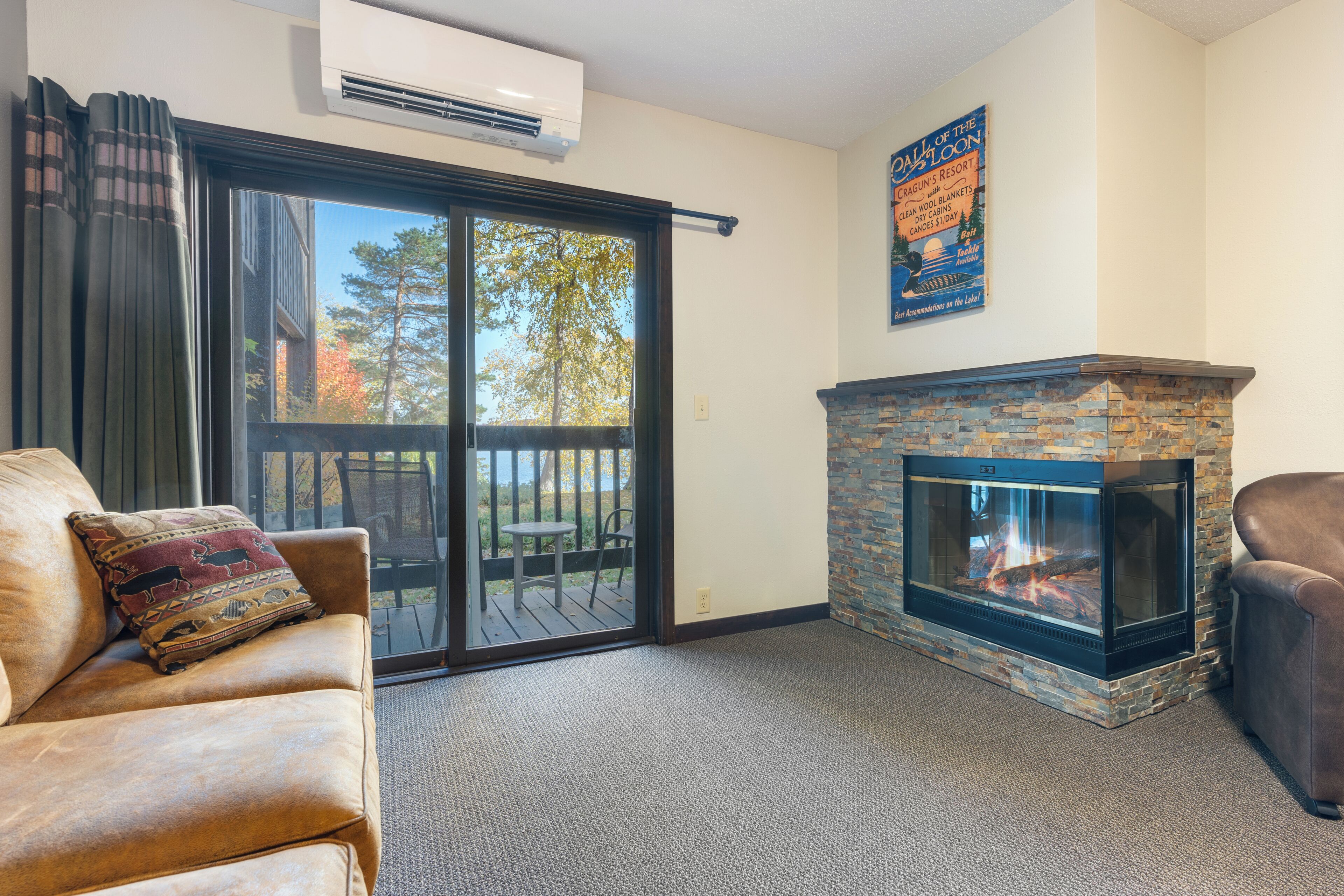 Junior Studio Suite | In-room safe, desk, iron/ironing board, WiFi (free)