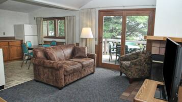 In-room safe, desk, iron/ironing board, free WiFi