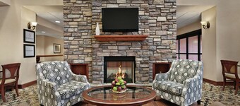 햄프턴 인 & 스위트 에니드