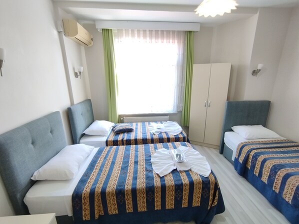 Standard Triple Room, 3 Single Beds