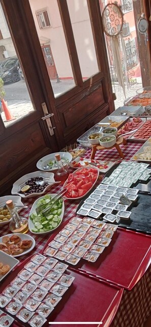 Free daily buffet breakfast