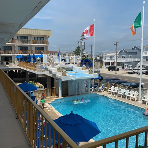 Outdoor pool, pool loungers