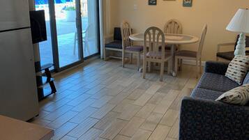 Suite | Living area | Flat-screen TV