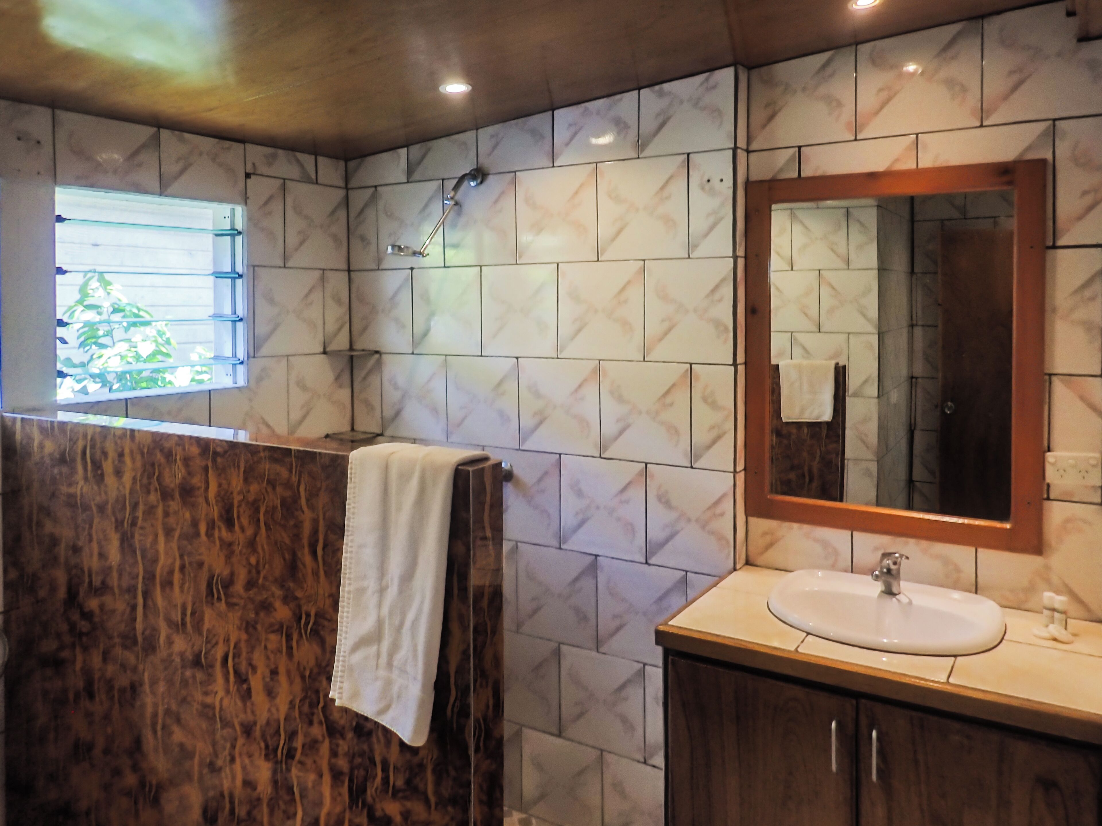 4 bedroom pool house | bathroom | shower, rainfall showerhead, hair dryer, towels