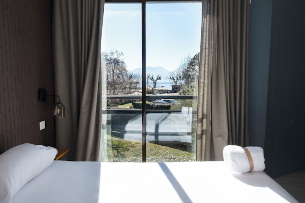 Standard Double Room, Lake View (Bâtiment annexe ) | Water view