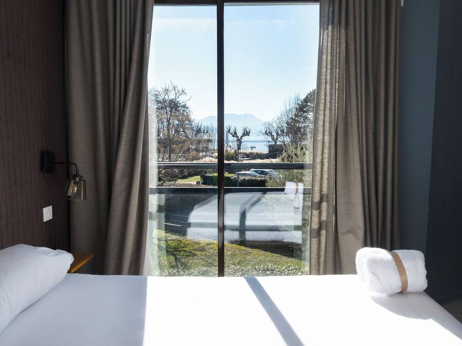 Standard Double Room, Lake View (Bâtiment annexe ) | Water view