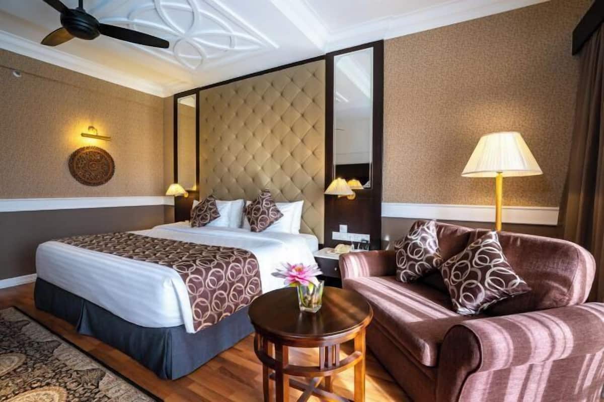 Minibar, in-room safe, iron/ironing board, rollaway beds