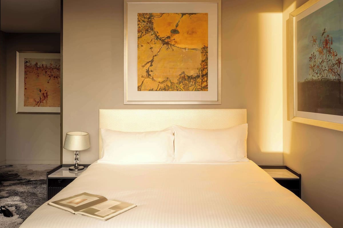 Penthouse, 2 tweepersoonsbedden | Pillowtop-bedden, een minibar, een kluis op de kamer, een bureau