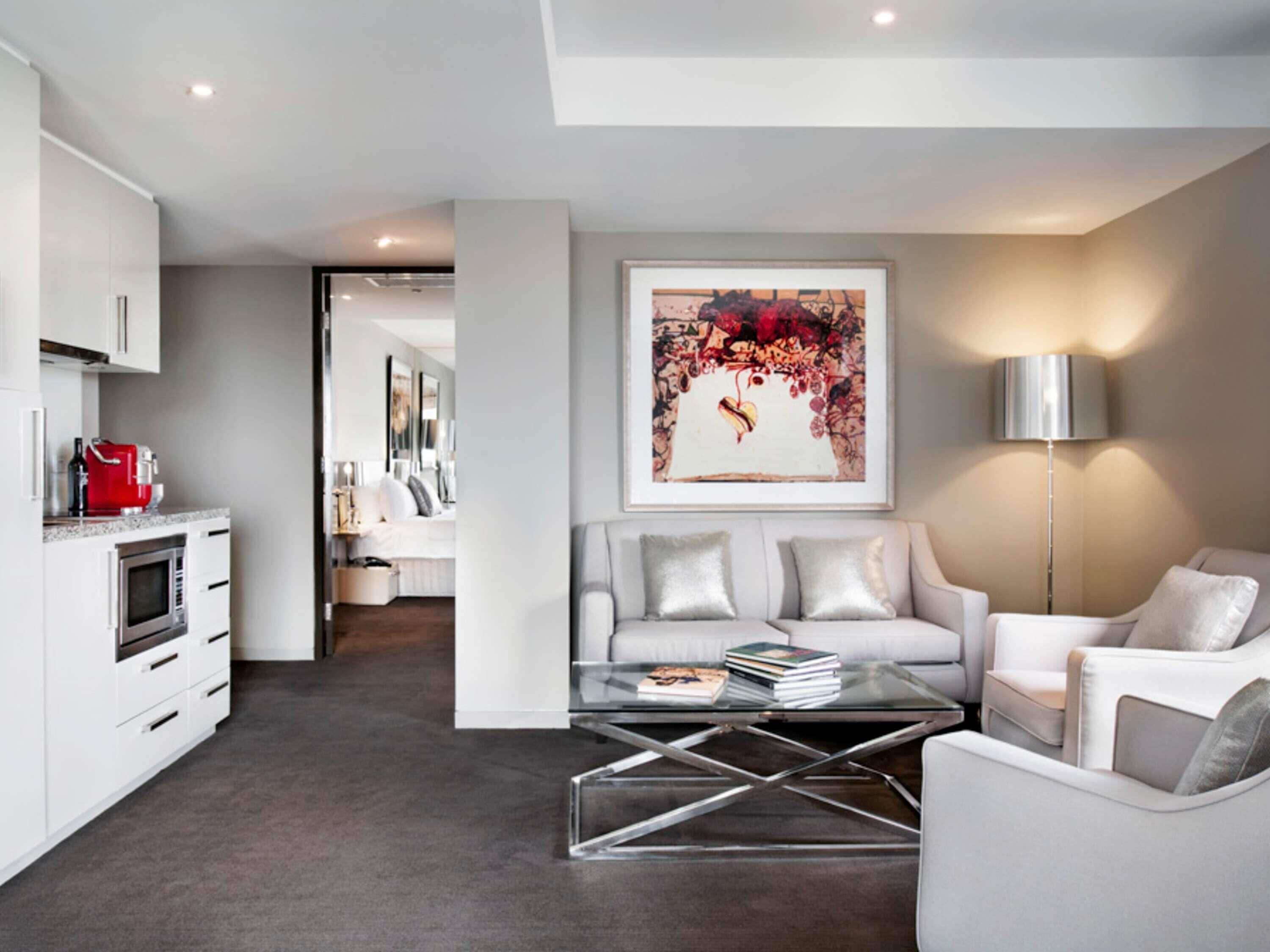 Pillowtop-bedden, een minibar, een kluis op de kamer, een bureau