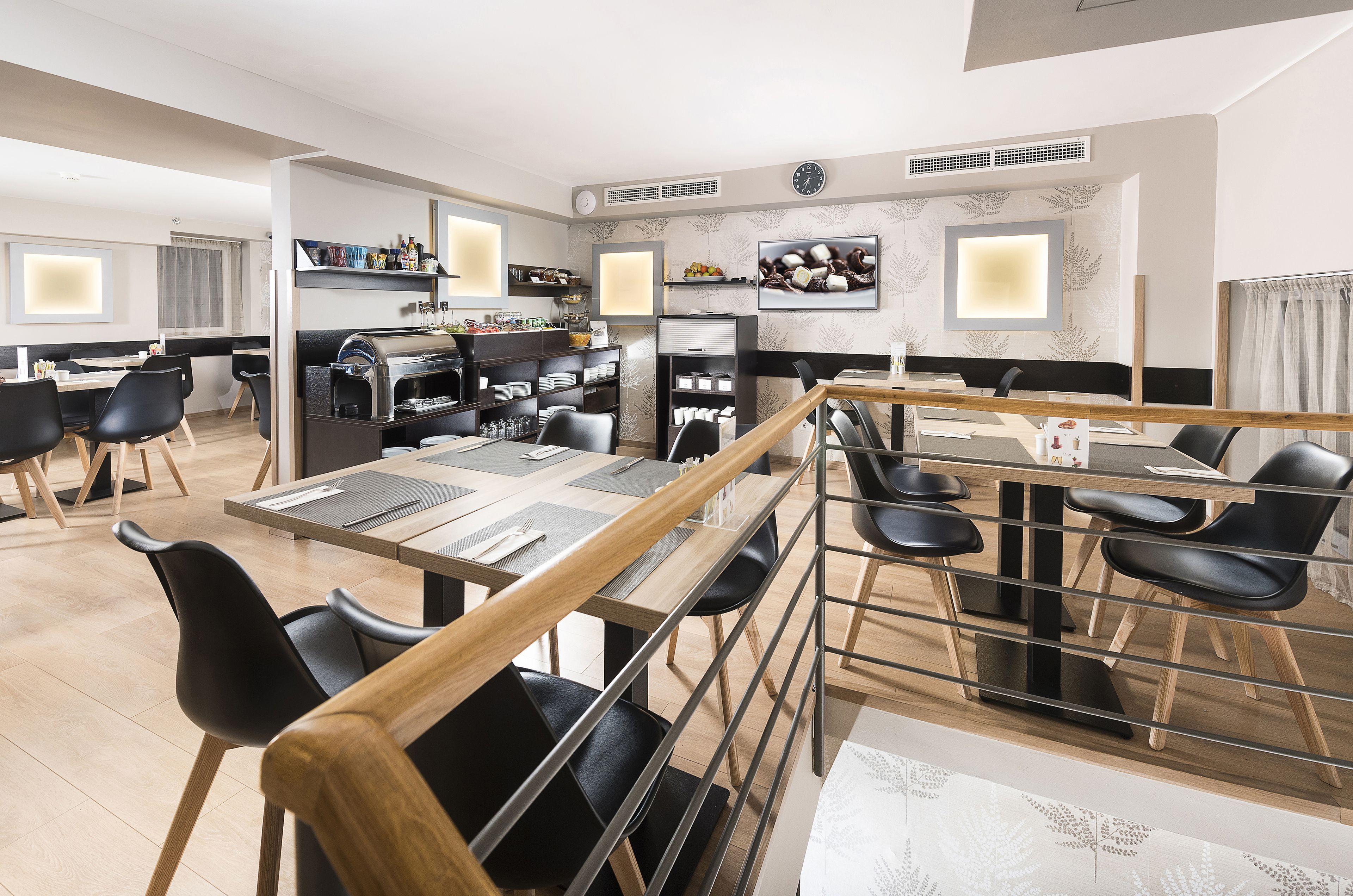 Daily buffet breakfast (EUR 15 per person)