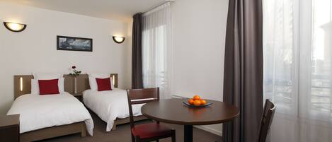 Superior Studio | Desk, iron/ironing board, free cribs/infant beds, free WiFi
