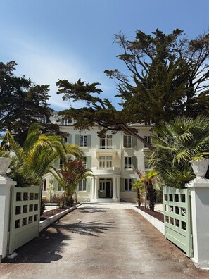 Front of property - Hôtel de la Plage – Réouverture après rénovations (La Tremblade)